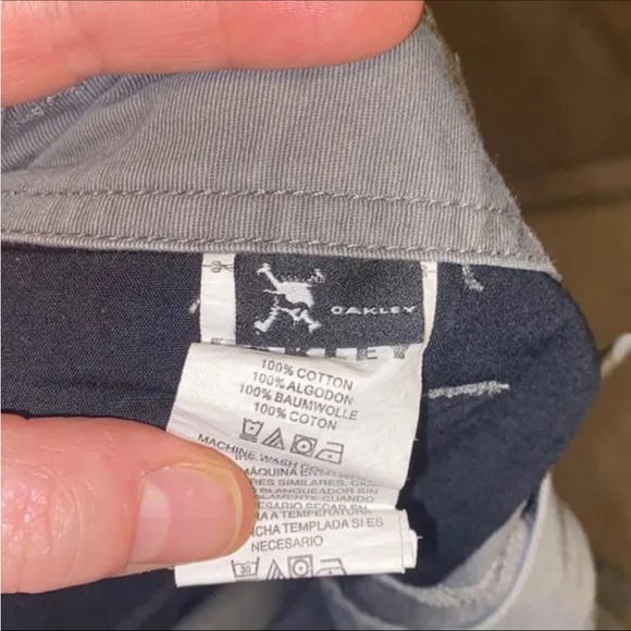 Set of Men’s Shorts Oakley & Calvin Klein - Picture 8 of 9